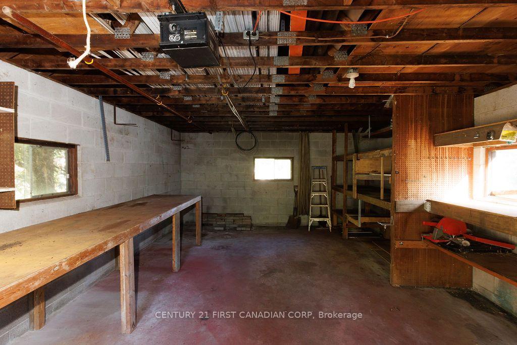 Photo 25 of 13 Springbank Drive, London, South E — HOMEH