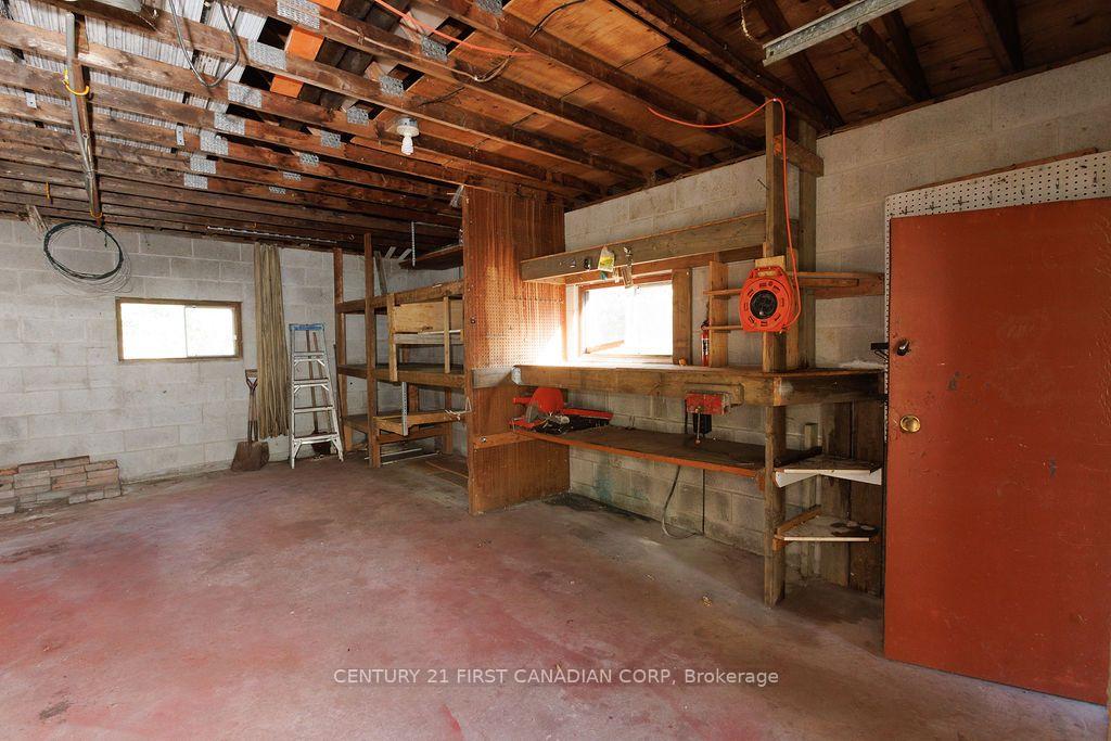Photo 26 of 13 Springbank Drive, London, South E — HOMEH