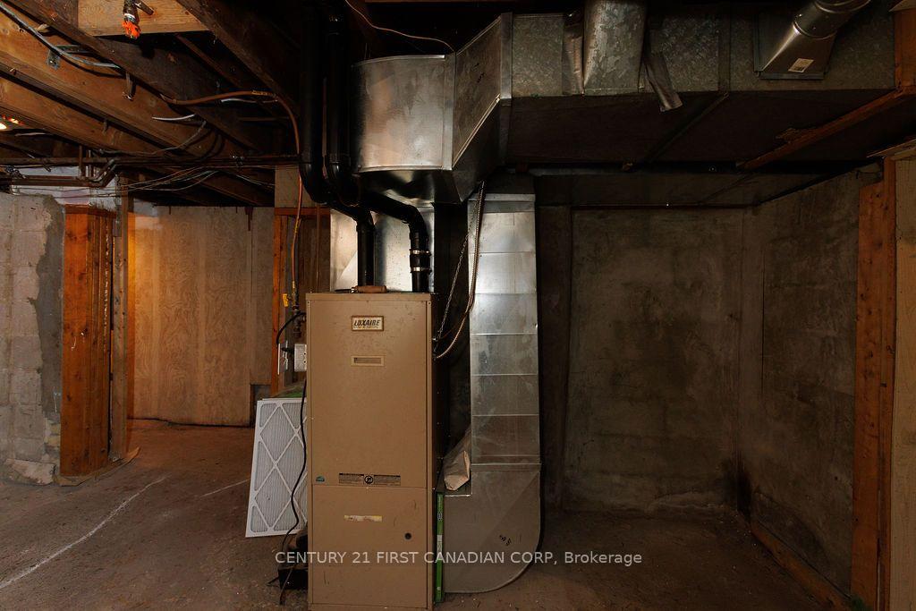 Photo 38 of 13 Springbank Drive, London, South E — HOMEH