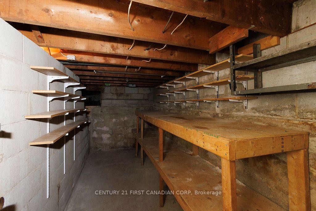 Photo 40 of 13 Springbank Drive, London, South E — HOMEH