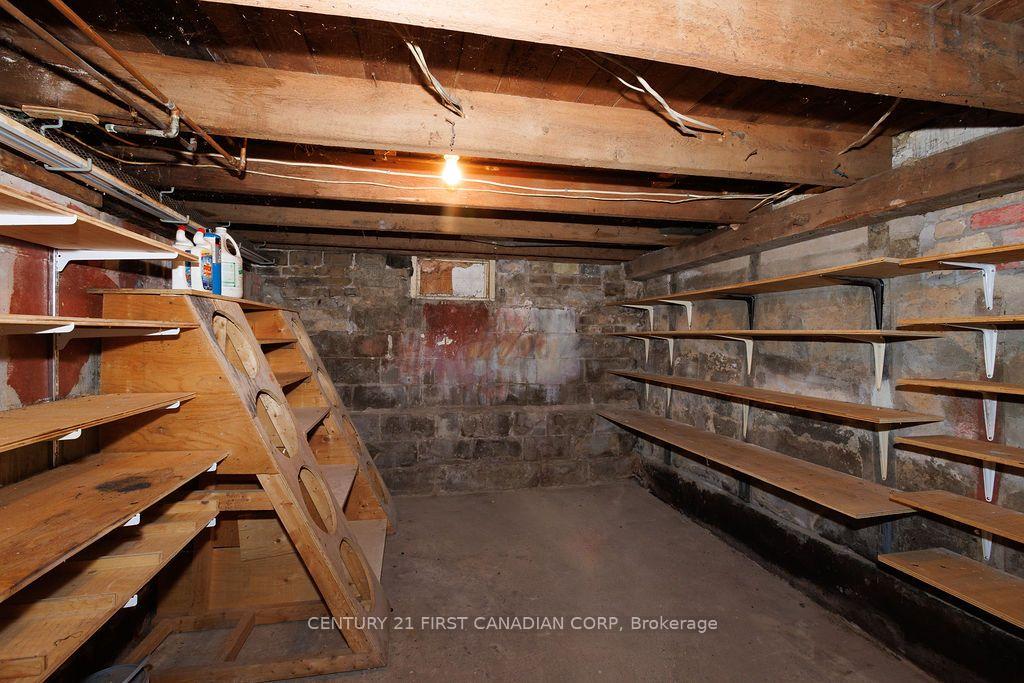 Photo 43 of 13 Springbank Drive, London, South E — HOMEH