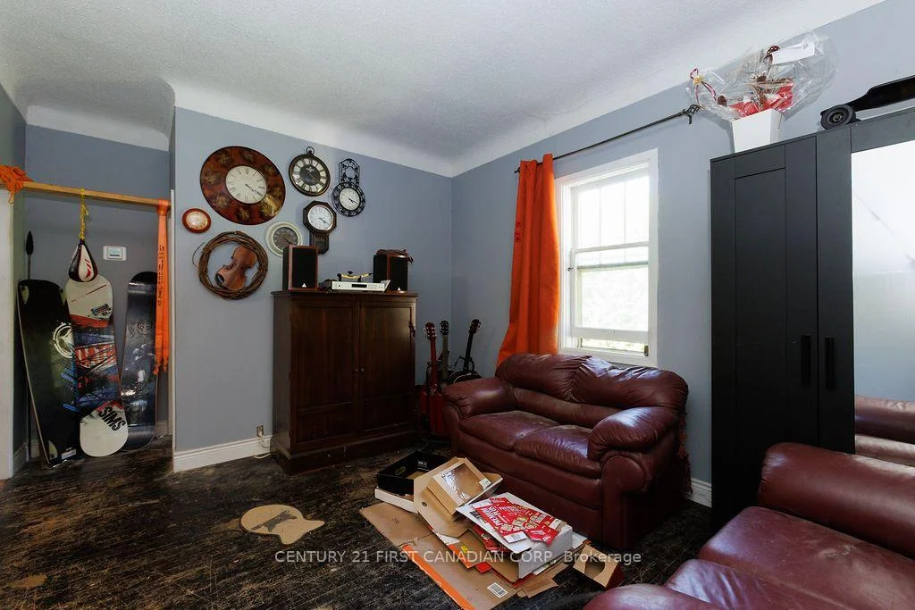 Photo 22 of 13 Springbank Drive, London, South E — HOMEH