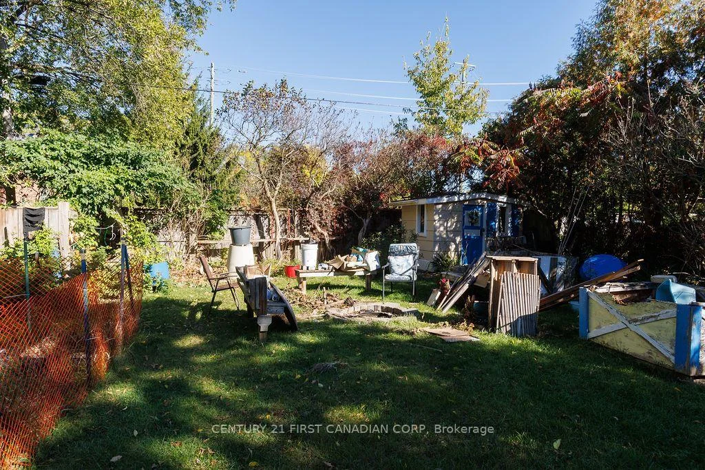Photo 37 of 13 Springbank Drive, London, South E — HOMEH