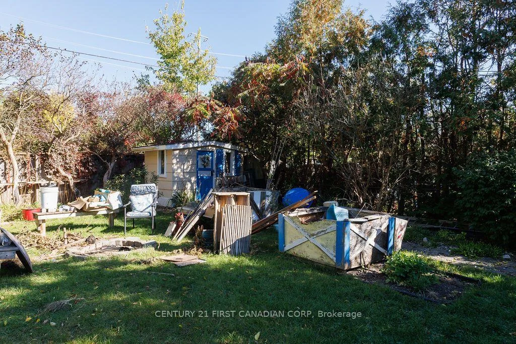 Photo 39 of 13 Springbank Drive, London, South E — HOMEH