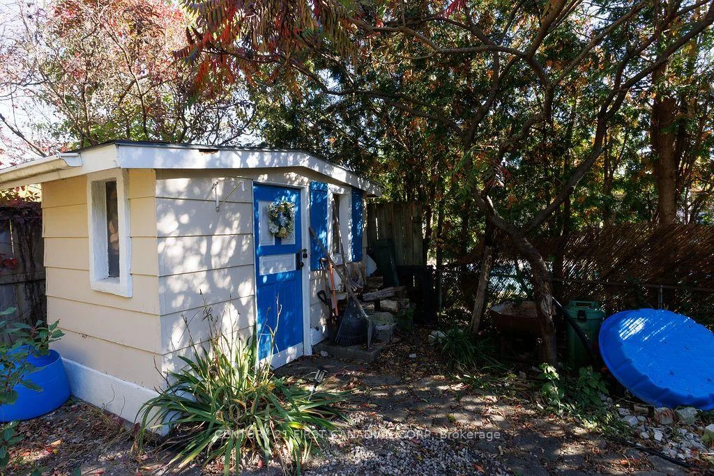 Photo 41 of 13 Springbank Drive, London, South E — HOMEH