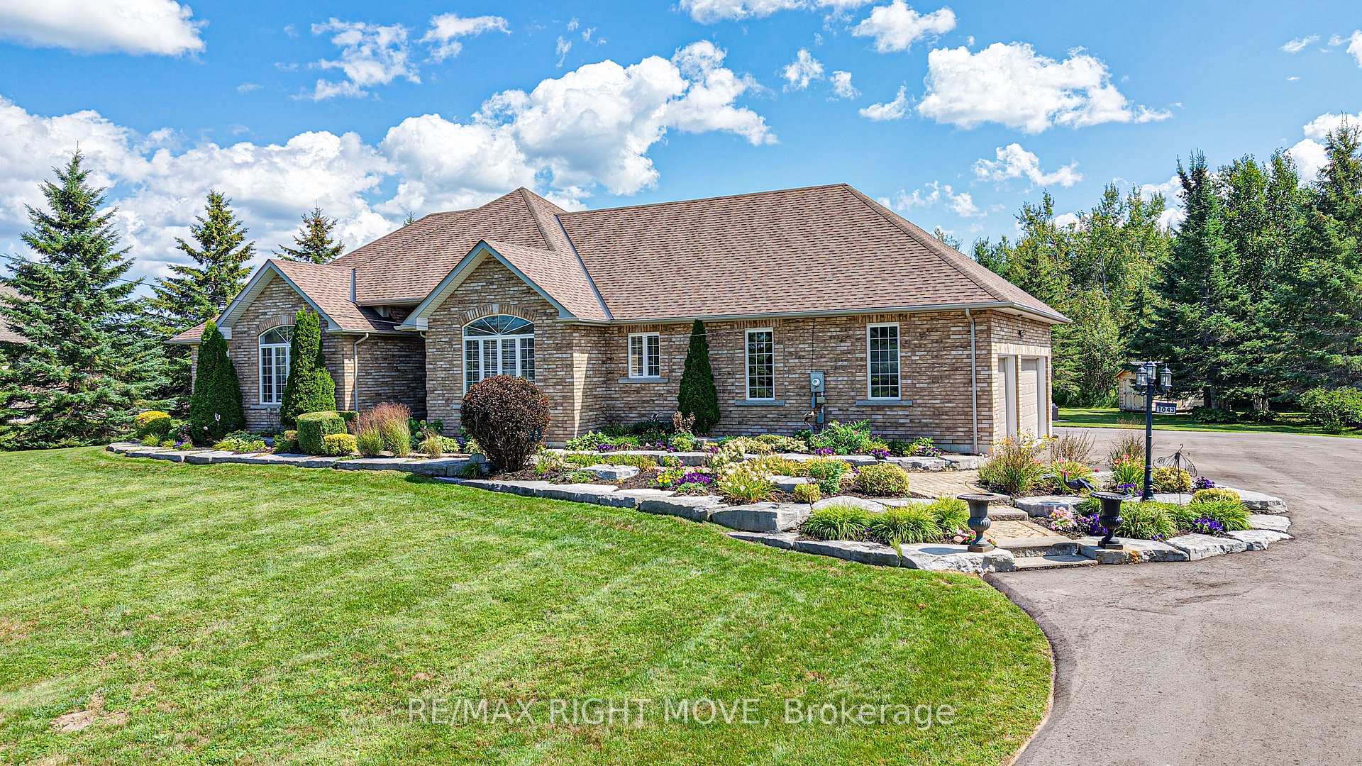 Photo of 1043 Hurlwood Lane