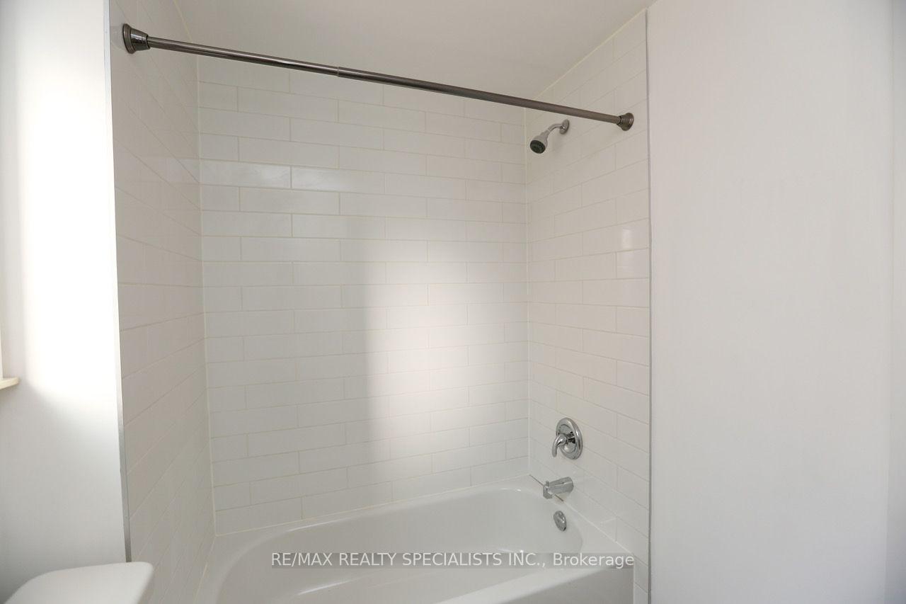 Photo 7 of Unit Upper, 12 Wiltshire Avenue, Toronto, Weston-Pellam Park — HOMEH