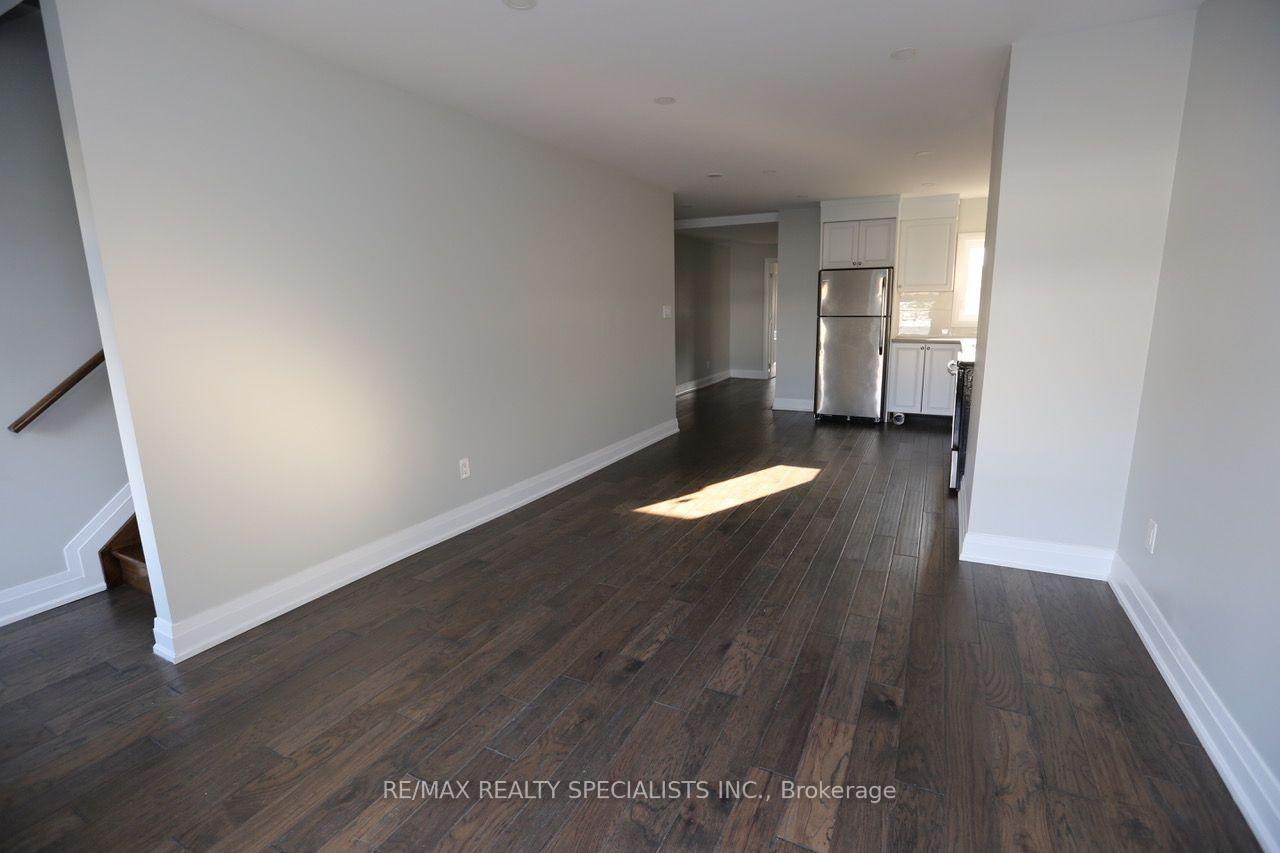 Photo 8 of Unit Upper, 12 Wiltshire Avenue, Toronto, Weston-Pellam Park — HOMEH
