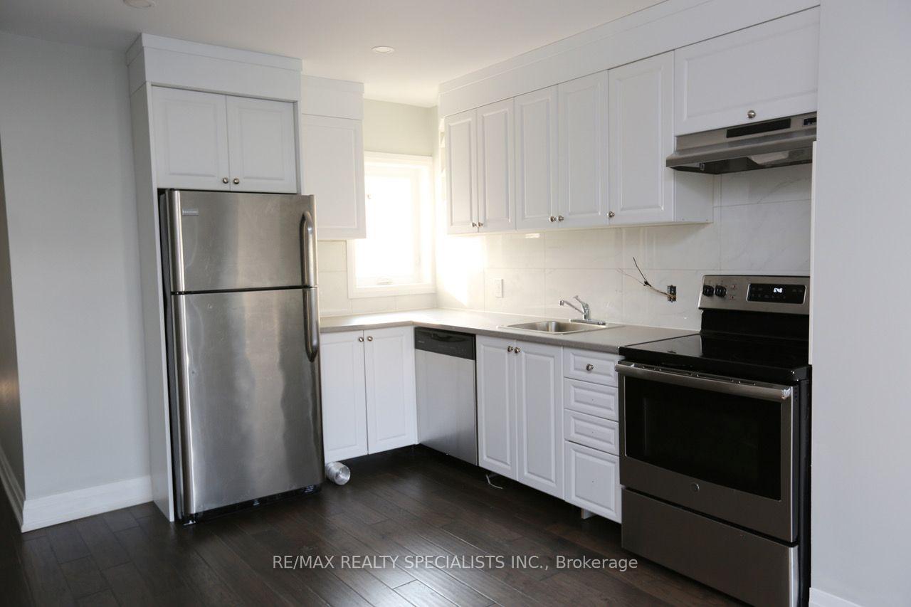Photo 10 of Unit Upper, 12 Wiltshire Avenue, Toronto, Weston-Pellam Park — HOMEH