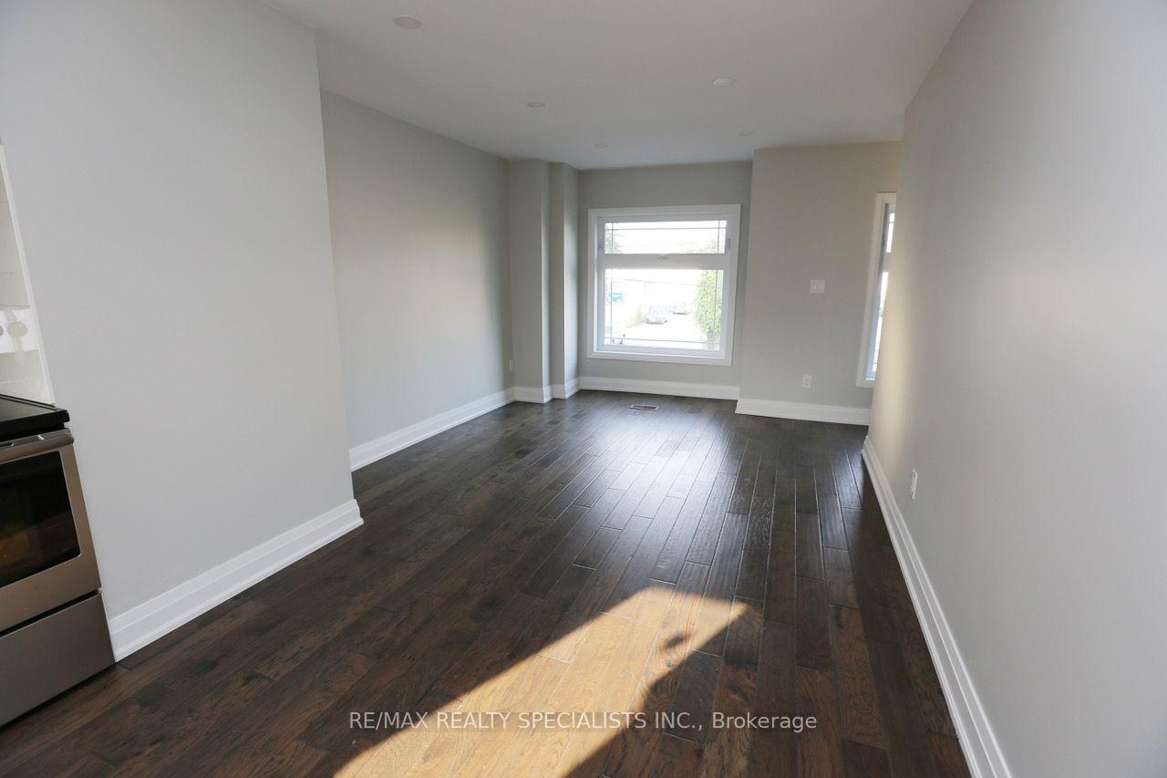 Photo 11 of Unit Upper, 12 Wiltshire Avenue, Toronto, Weston-Pellam Park — HOMEH