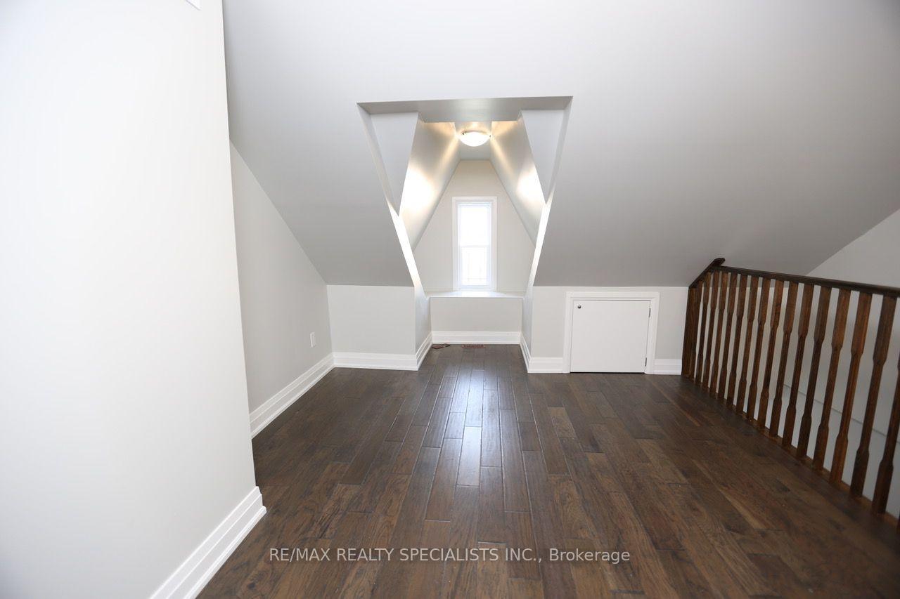 Photo 12 of Unit Upper, 12 Wiltshire Avenue, Toronto, Weston-Pellam Park — HOMEH