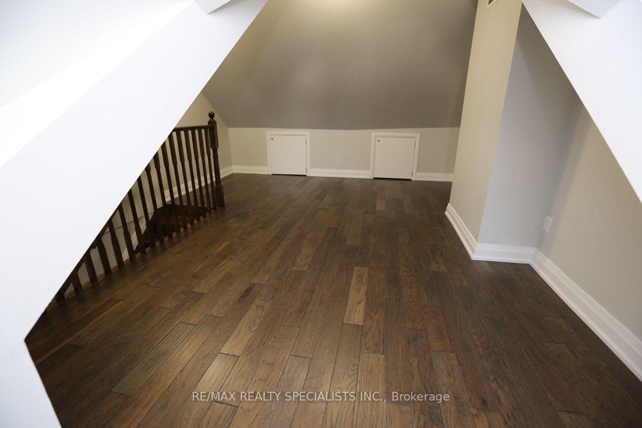 Photo 13 of Unit Upper, 12 Wiltshire Avenue, Toronto, Weston-Pellam Park — HOMEH