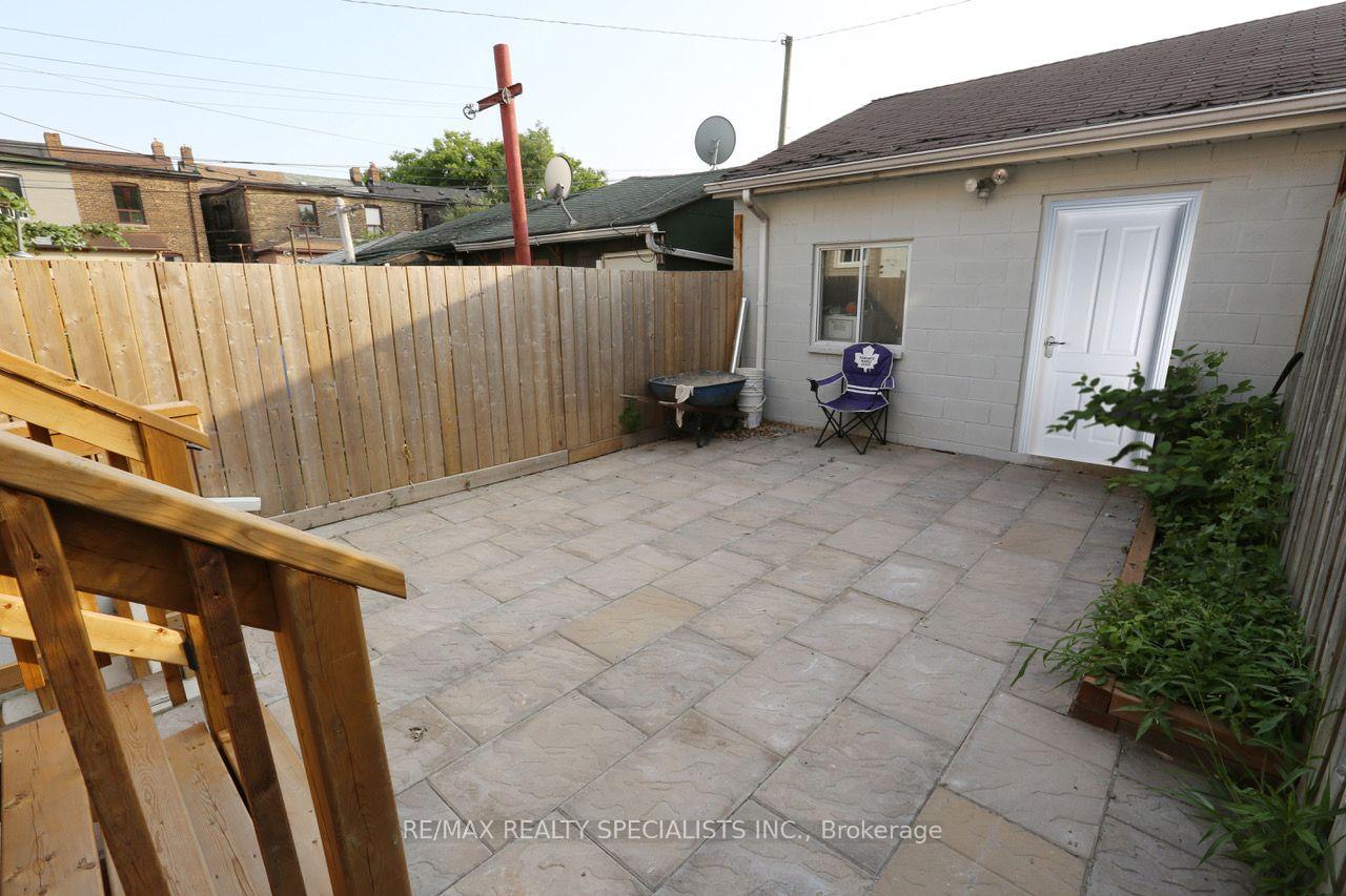 Photo 17 of Unit Upper, 12 Wiltshire Avenue, Toronto, Weston-Pellam Park — HOMEH