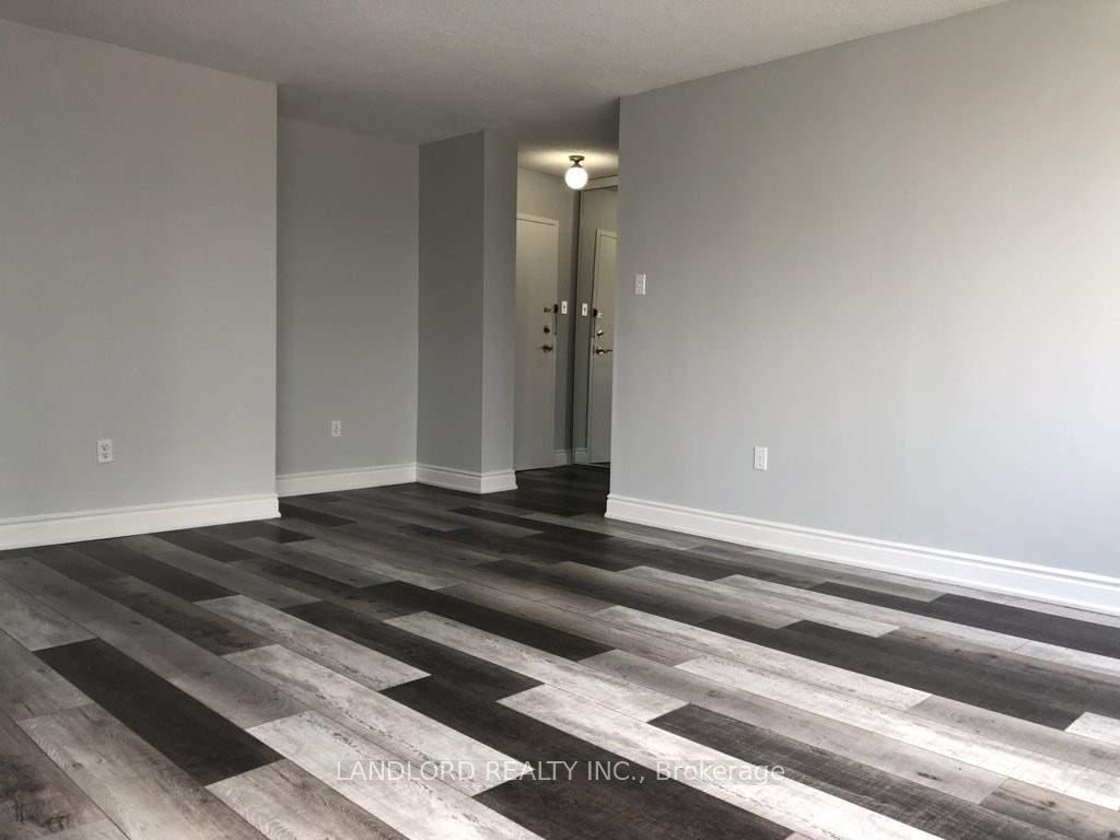 Photo 5 of Unit 405, 3590 Kaneff Crescent, Mississauga, Mississauga Valleys — HOMEH