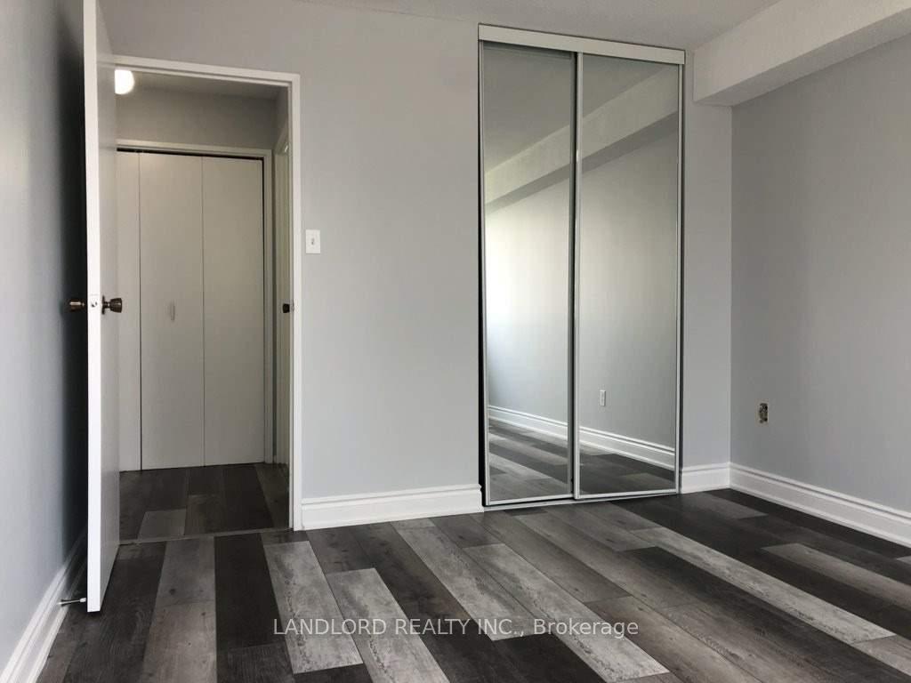 Photo 14 of Unit 405, 3590 Kaneff Crescent, Mississauga, Mississauga Valleys — HOMEH
