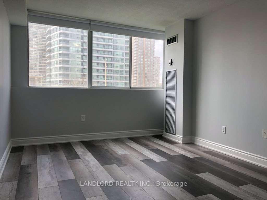 Photo 15 of Unit 405, 3590 Kaneff Crescent, Mississauga, Mississauga Valleys — HOMEH