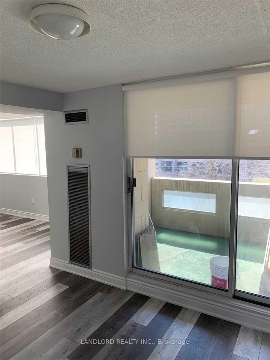 Photo 19 of Unit 405, 3590 Kaneff Crescent, Mississauga, Mississauga Valleys — HOMEH