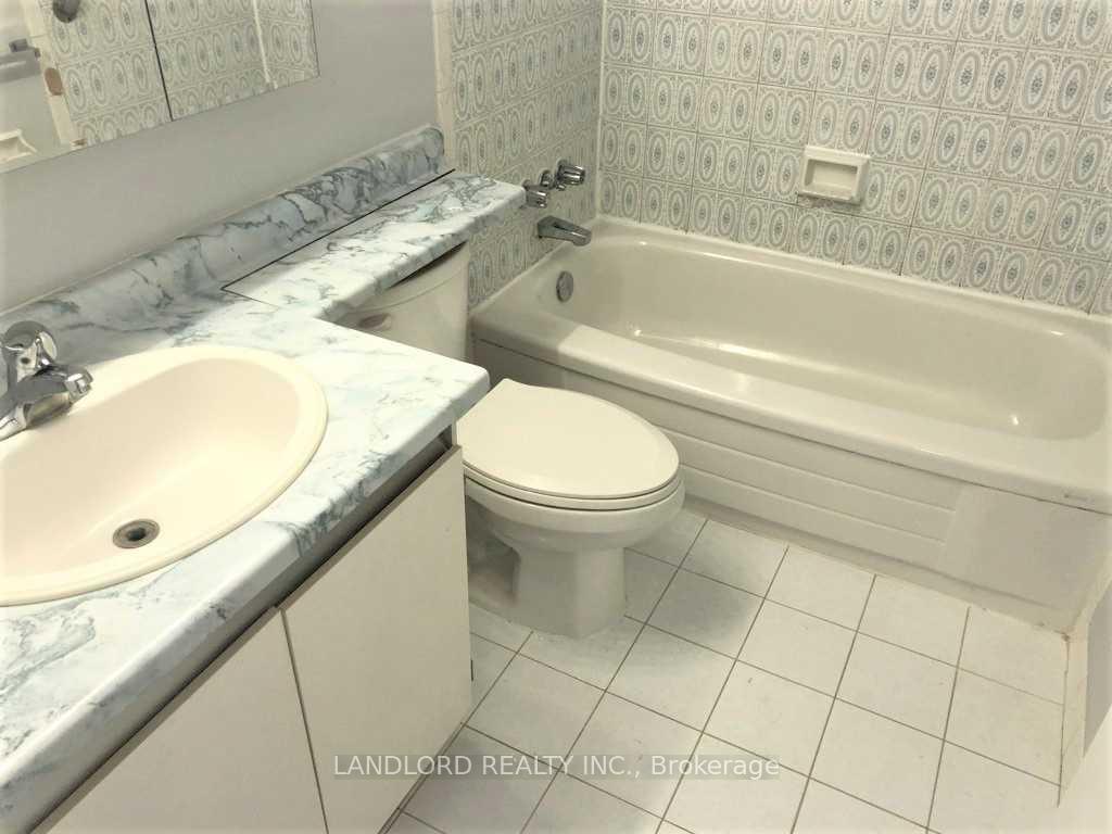 Photo 21 of Unit 405, 3590 Kaneff Crescent, Mississauga, Mississauga Valleys — HOMEH