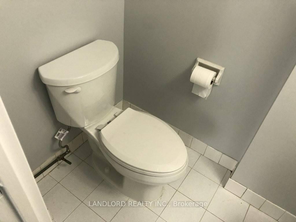 Photo 22 of Unit 405, 3590 Kaneff Crescent, Mississauga, Mississauga Valleys — HOMEH