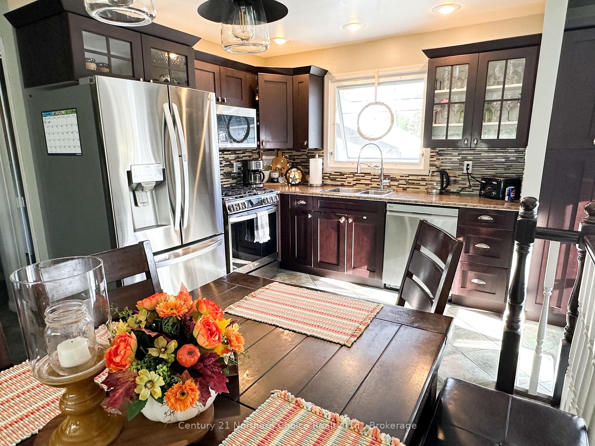 Photo 3 of 52 Dickenson Road, Red Lake — HOMEH