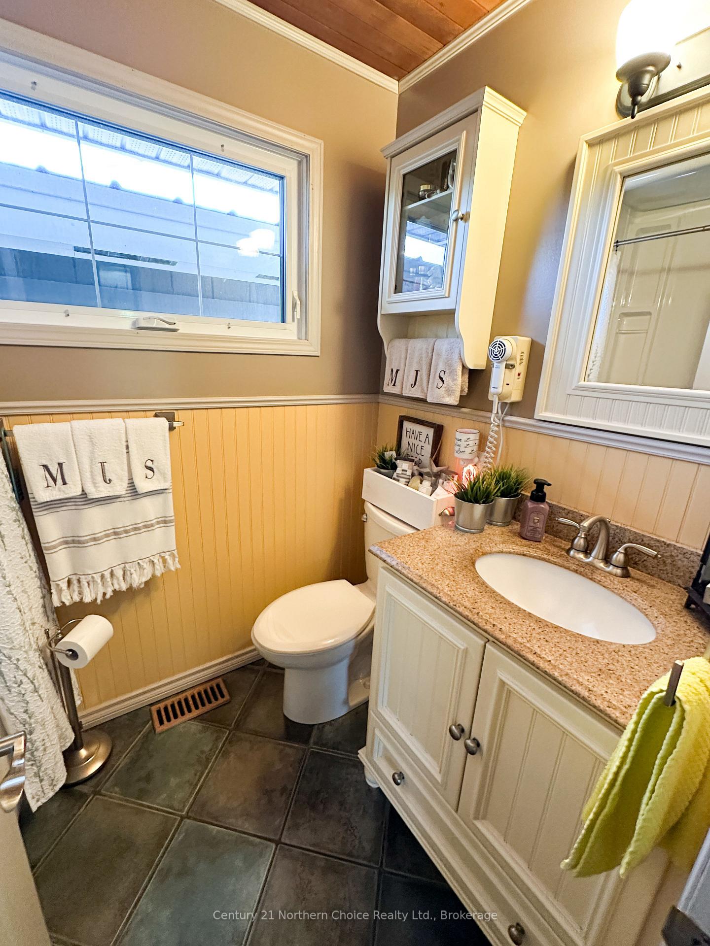 Photo 11 of 52 Dickenson Road, Red Lake — HOMEH