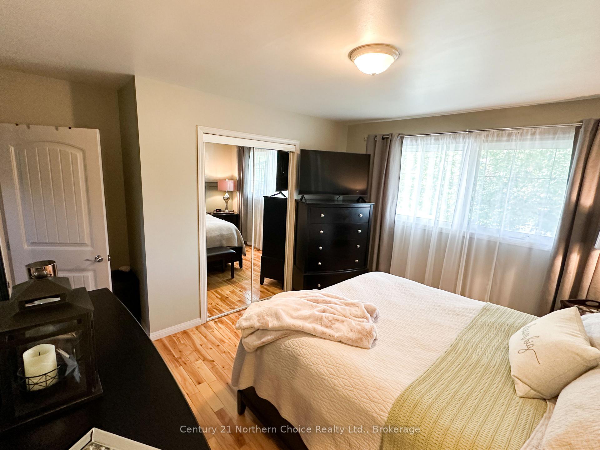Photo 8 of 52 Dickenson Road, Red Lake — HOMEH