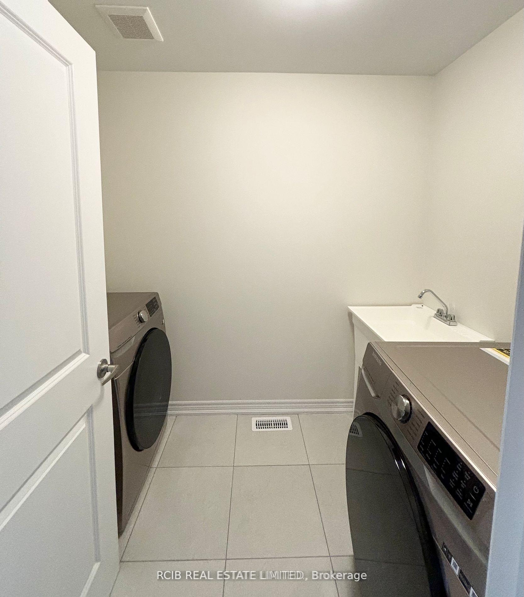 Photo 5 of 27 Georgina Street S, Kitchener, Pioneer Park/Doon/Wyldwoods — HOMEH