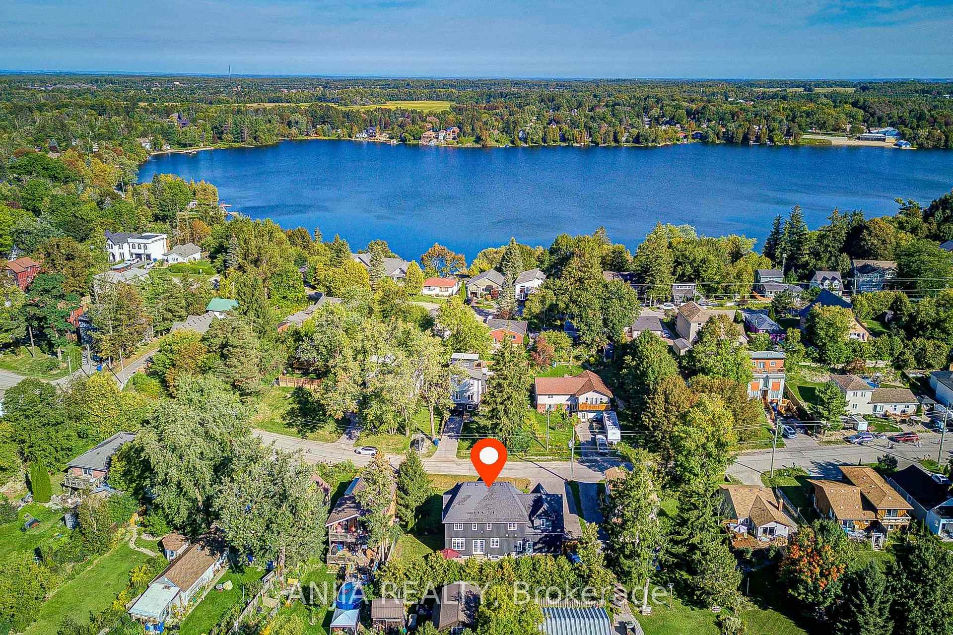 Photo 2 of 41 Valley Road, Whitchurch-Stouffville, Rural Whitchurch-Stouffville — HOMEH