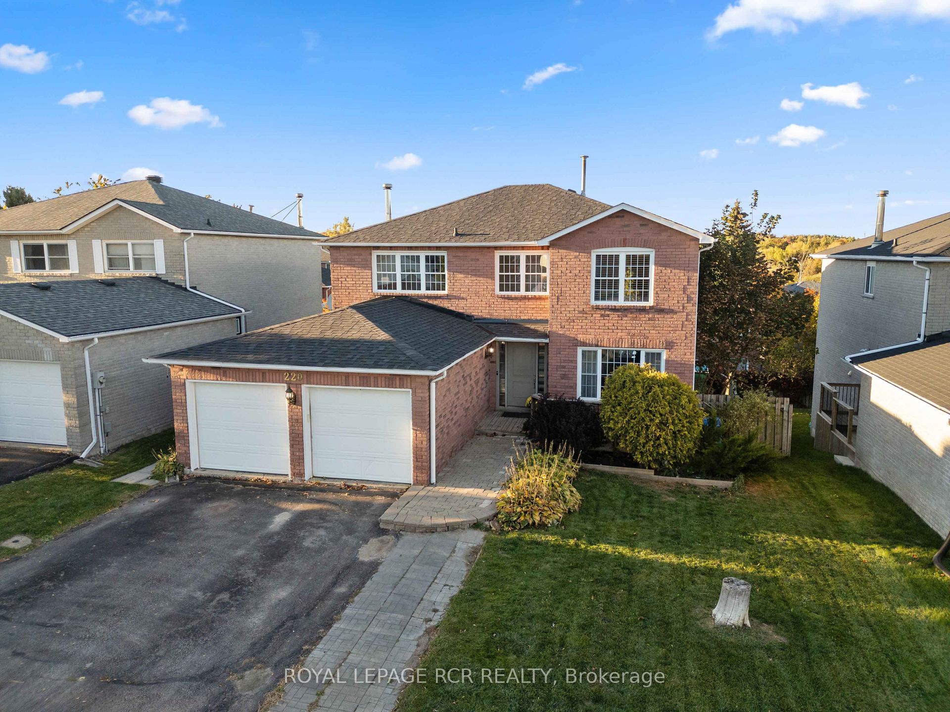 Photo of 220 Edenwood Crescent