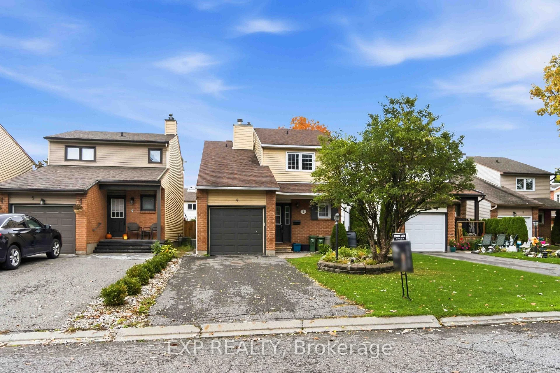 Photo 1 of 7 Fulham Court, Ottawa, Barrhaven - On the Green — HOMEH