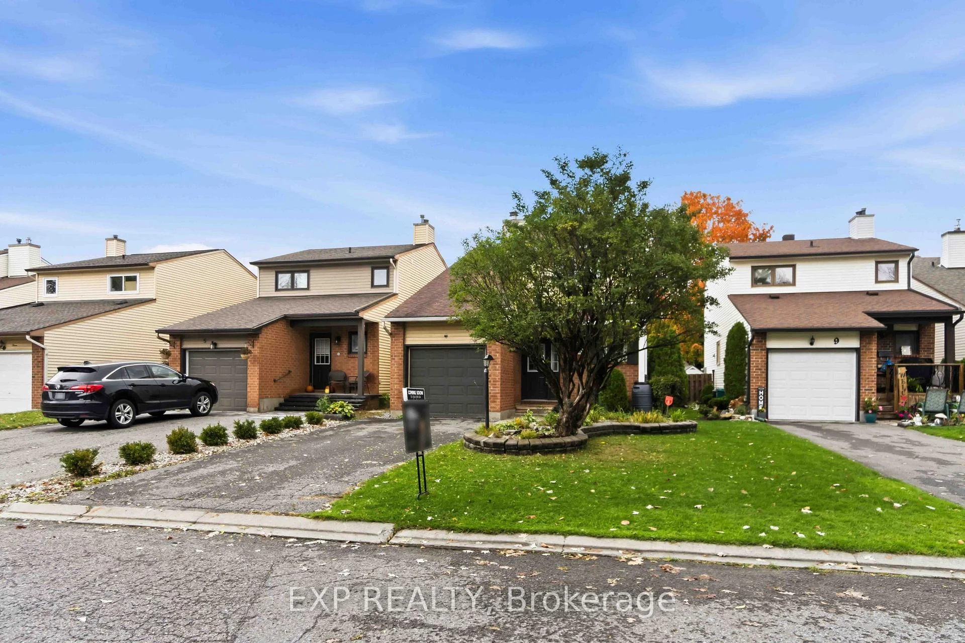Photo 4 of 7 Fulham Court, Ottawa, Barrhaven - On the Green — HOMEH
