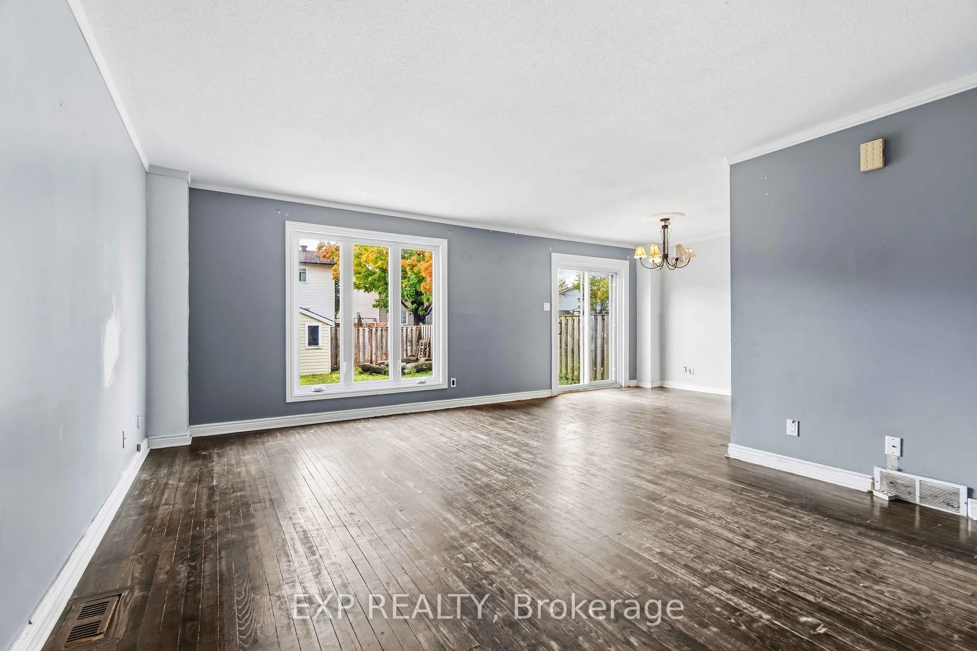 Photo 10 of 7 Fulham Court, Ottawa, Barrhaven - On the Green — HOMEH