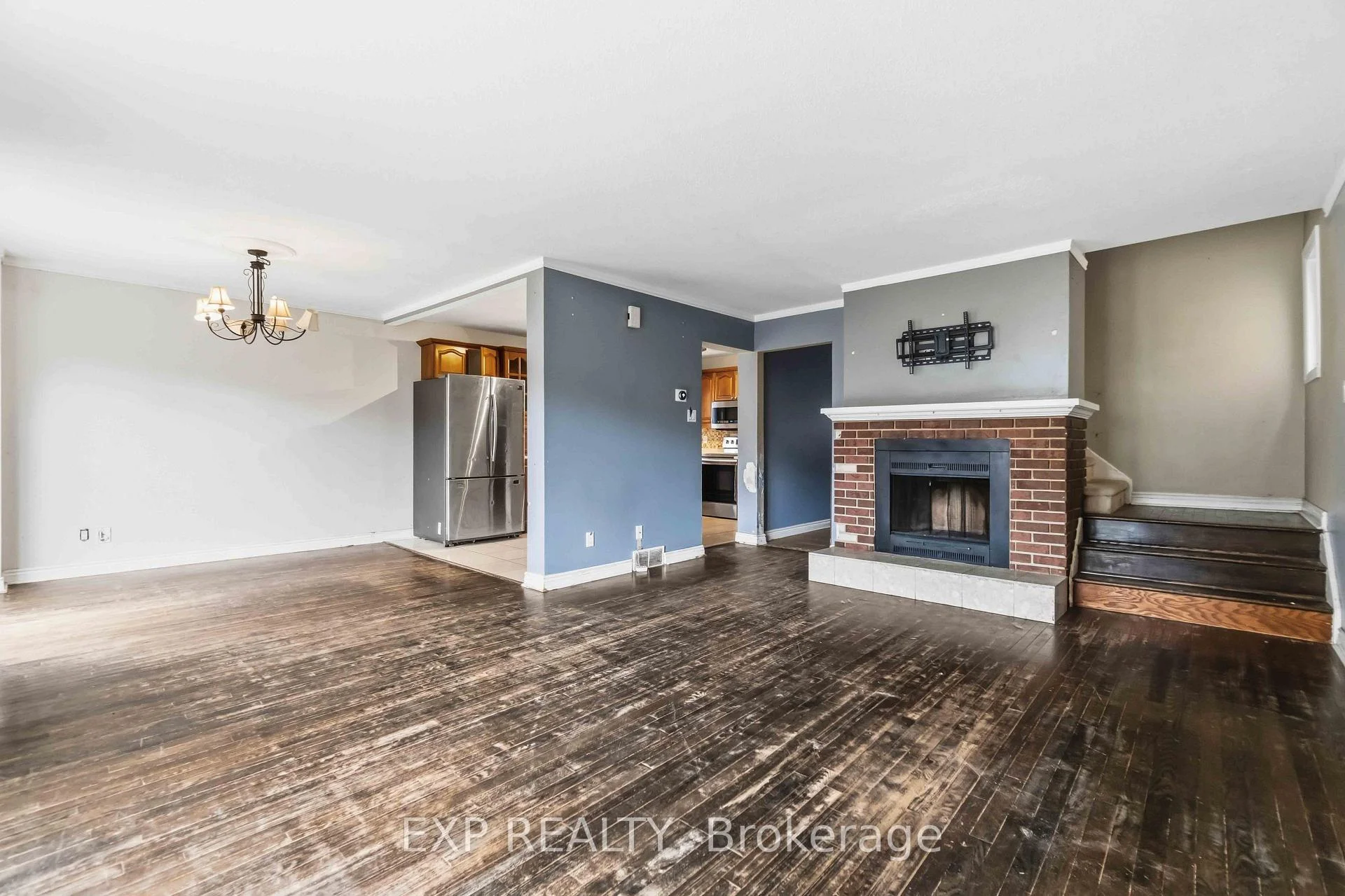 Photo 12 of 7 Fulham Court, Ottawa, Barrhaven - On the Green — HOMEH
