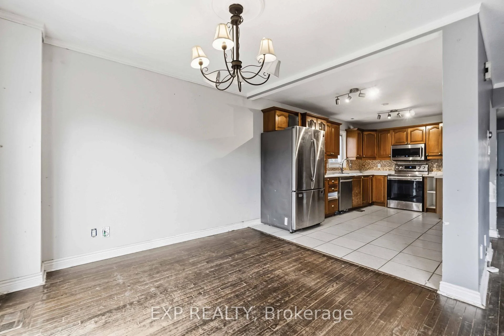 Photo 18 of 7 Fulham Court, Ottawa, Barrhaven - On the Green — HOMEH