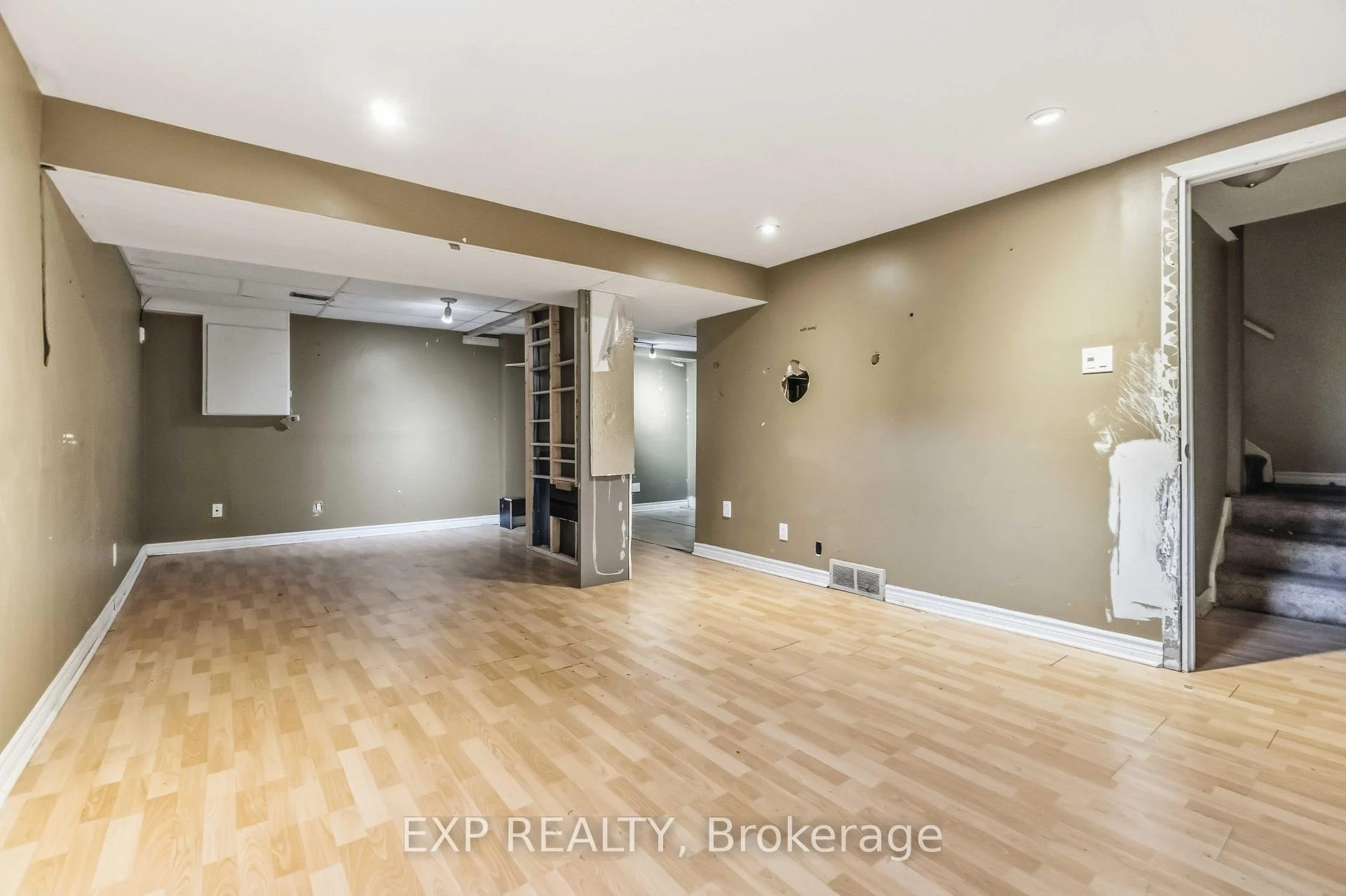 Photo 56 of 7 Fulham Court, Ottawa, Barrhaven - On the Green — HOMEH