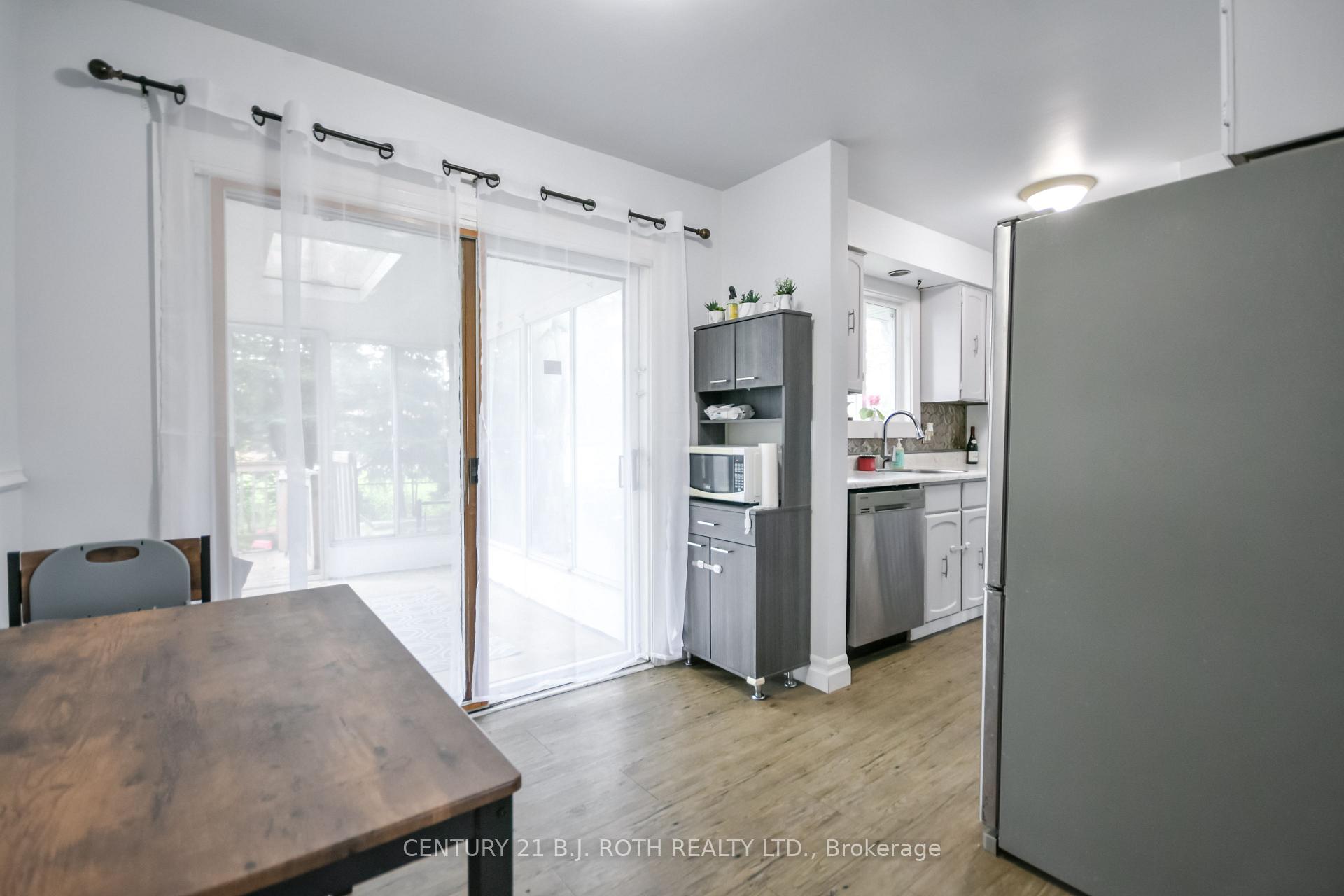Photo 10 of 5 East Gate, Barrie, Grove East — HOMEH