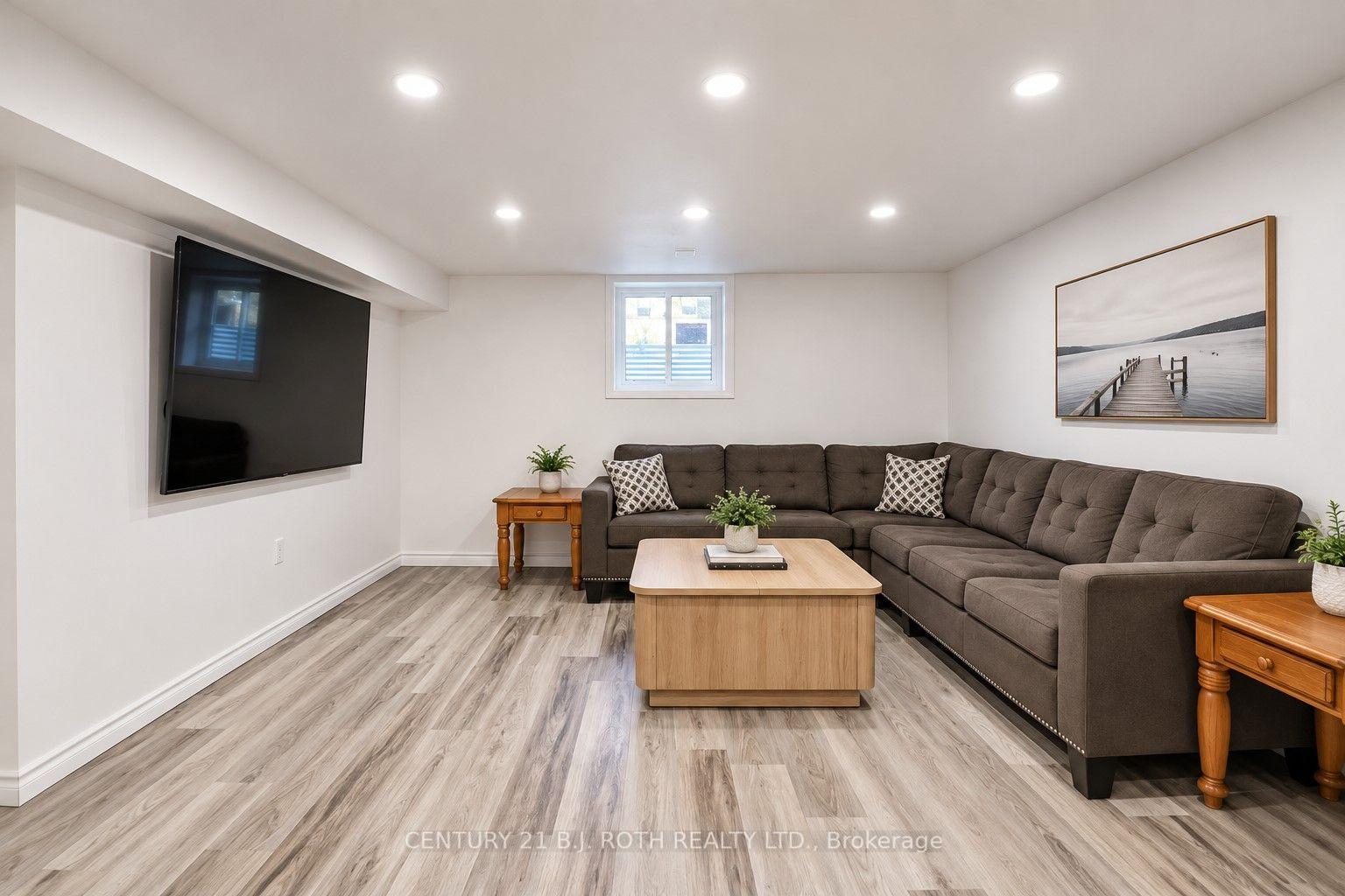 Photo 14 of 5 East Gate, Barrie, Grove East — HOMEH