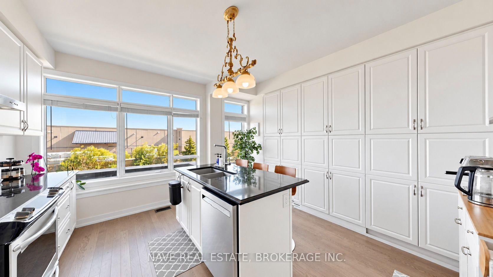 Photo 9 of 80 Troon Avenue, Vaughan, Rural Vaughan — HOMEH