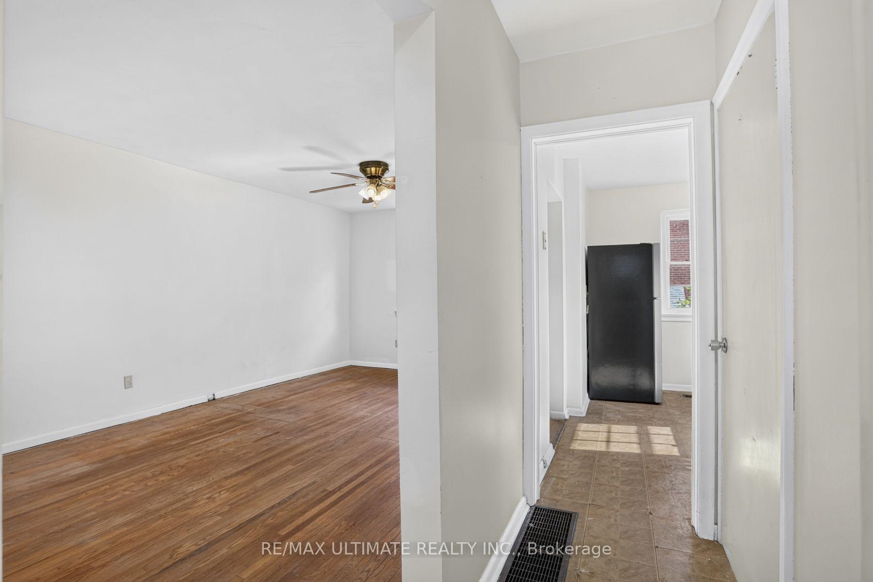 Photo 6 of 73 Chestnut Crescent, Scarborough, Clairlea-Birchmount — HOMEH