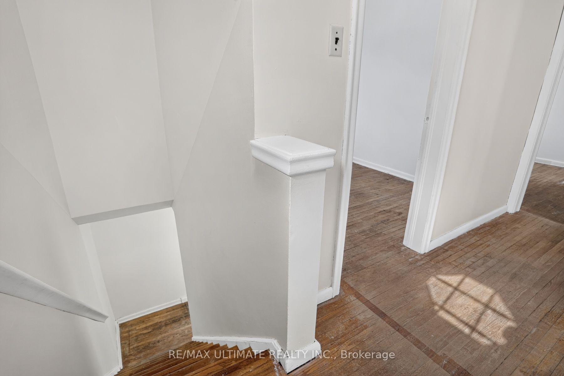 Photo 17 of 73 Chestnut Crescent, Scarborough, Clairlea-Birchmount — HOMEH
