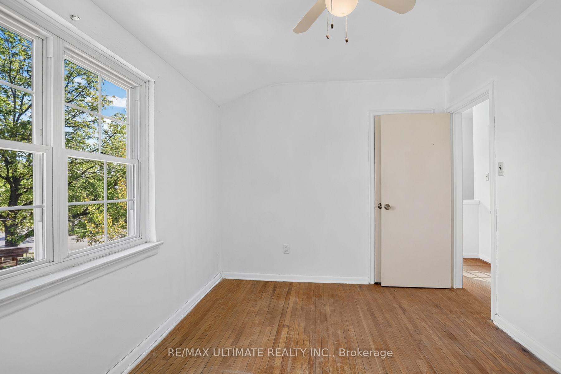 Photo 19 of 73 Chestnut Crescent, Scarborough, Clairlea-Birchmount — HOMEH