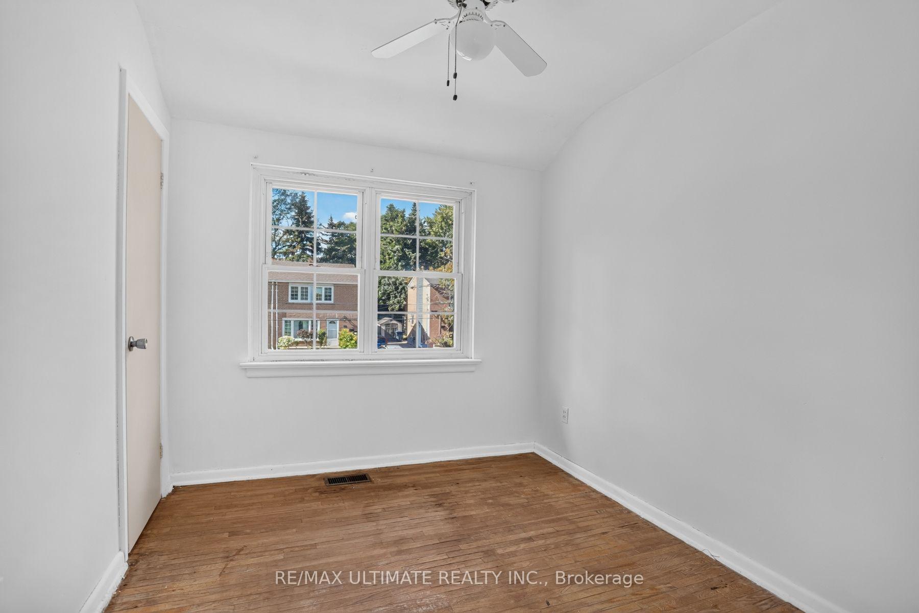 Photo 20 of 73 Chestnut Crescent, Scarborough, Clairlea-Birchmount — HOMEH