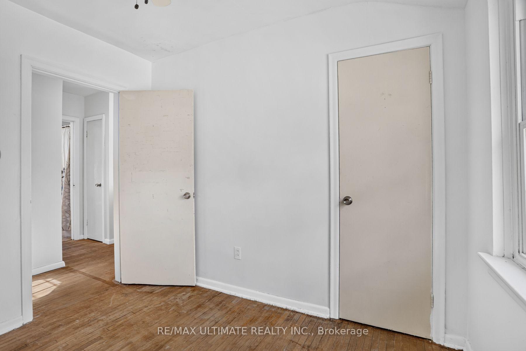 Photo 21 of 73 Chestnut Crescent, Scarborough, Clairlea-Birchmount — HOMEH
