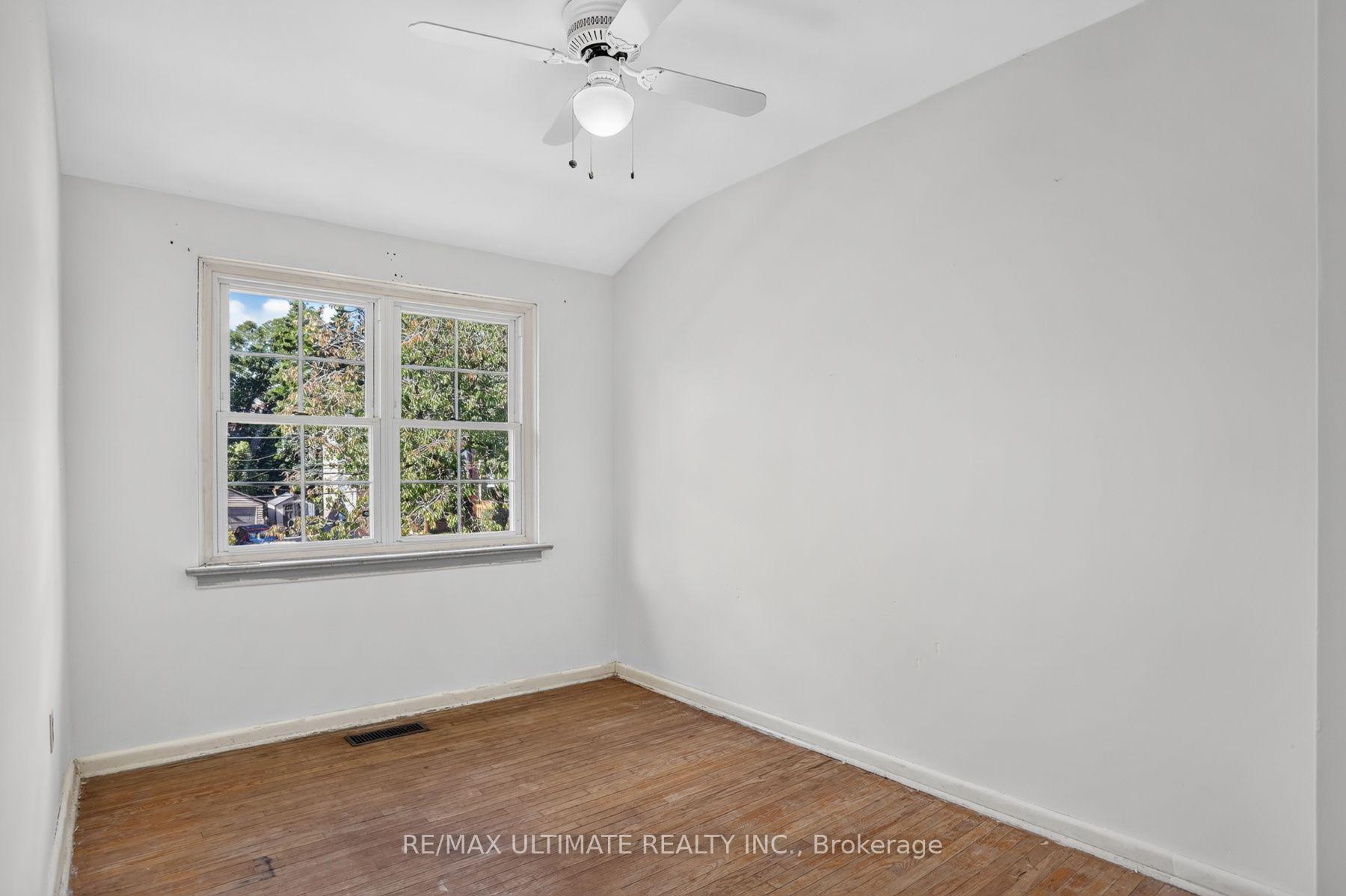 Photo 25 of 73 Chestnut Crescent, Scarborough, Clairlea-Birchmount — HOMEH