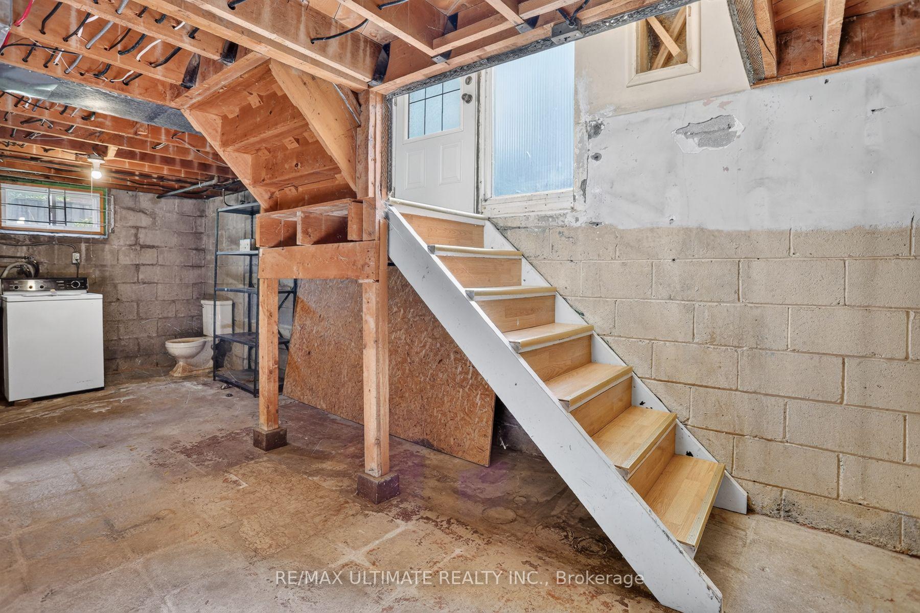 Photo 30 of 73 Chestnut Crescent, Scarborough, Clairlea-Birchmount — HOMEH