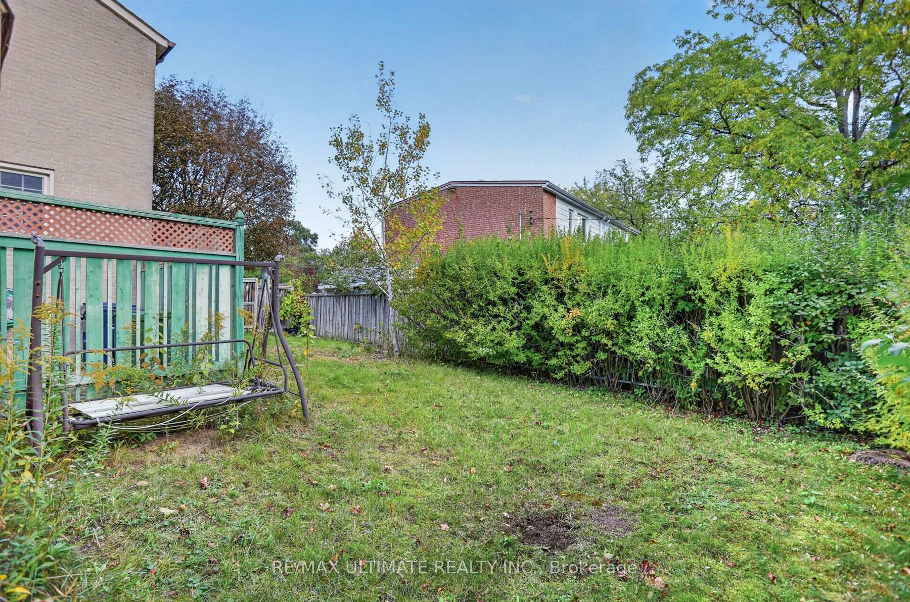 Photo 35 of 73 Chestnut Crescent, Scarborough, Clairlea-Birchmount — HOMEH
