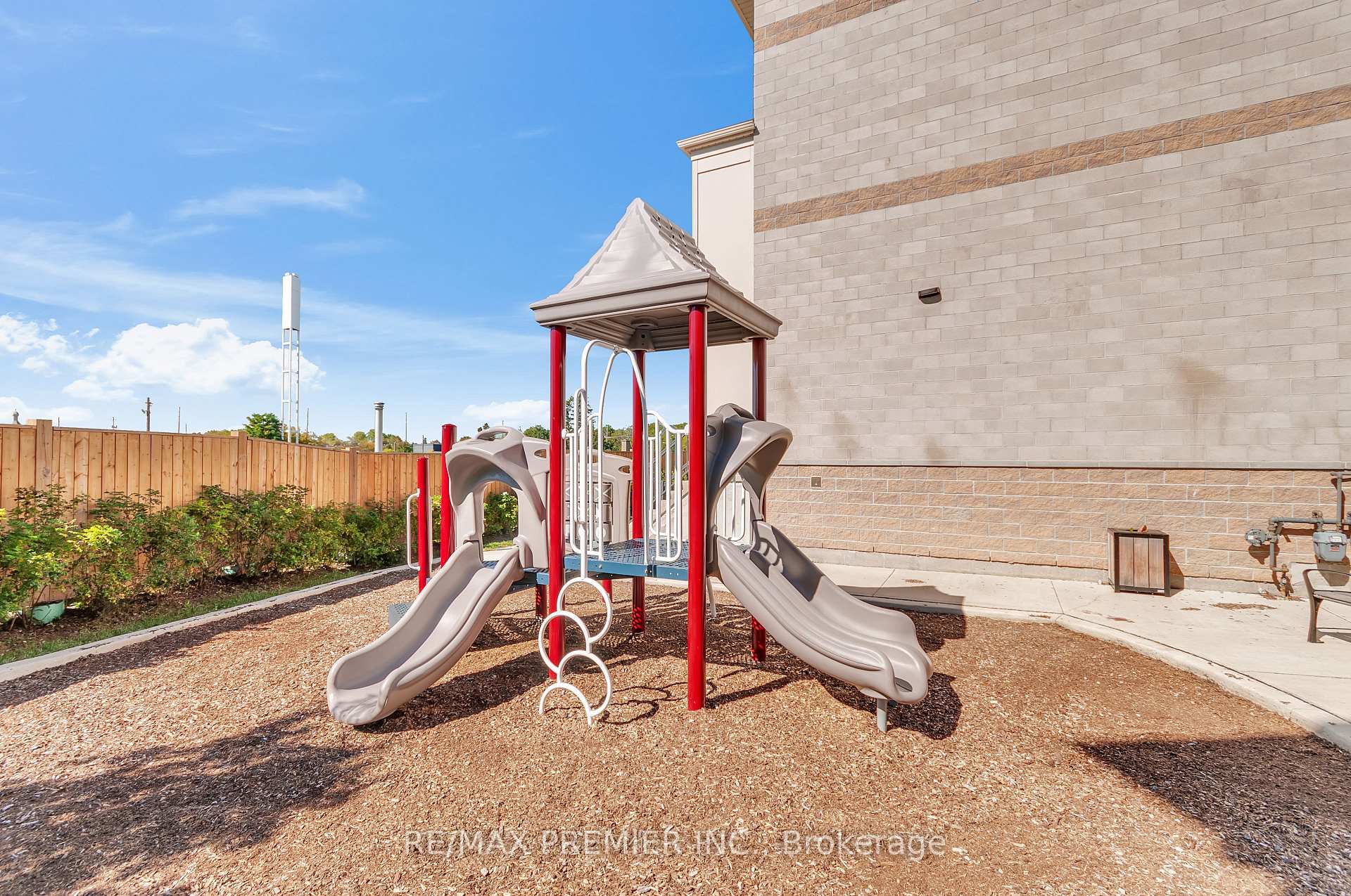Photo 24 of Unit 2, 480 Beresford Path, Oshawa, Central — HOMEH