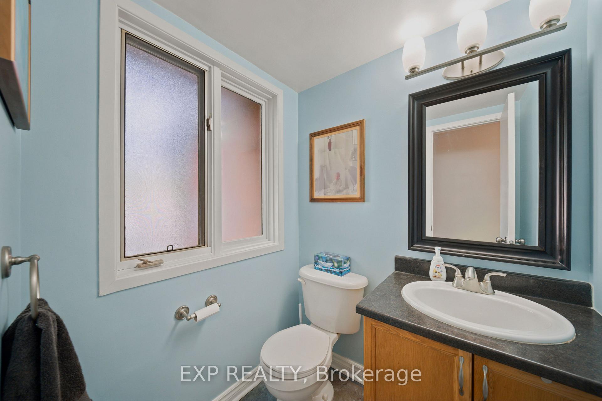 Photo 3 of 574 Latour Crescent, Ottawa, Fallingbrook/Gardenway South — HOMEH