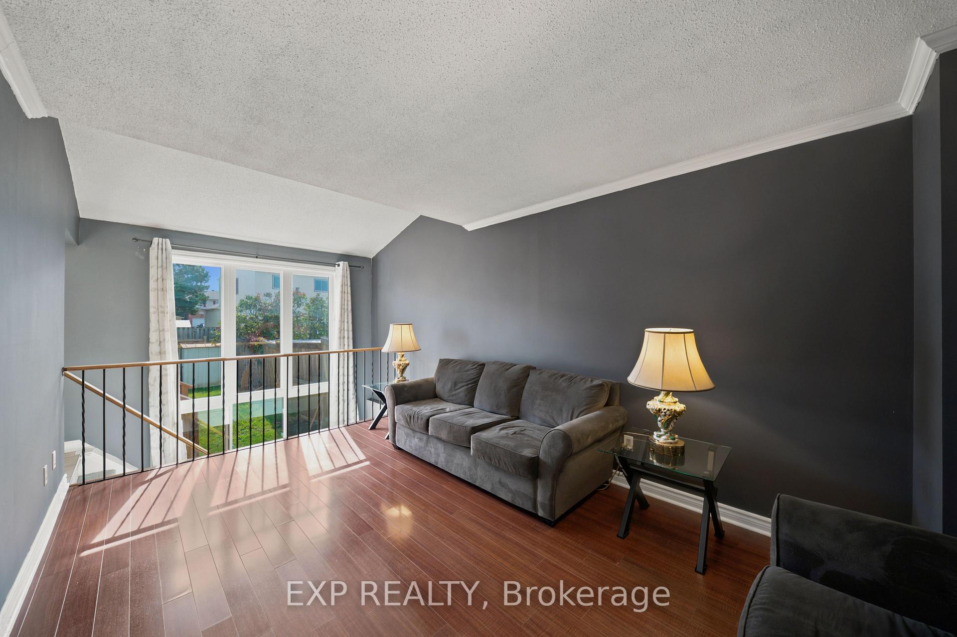 Photo 4 of 574 Latour Crescent, Ottawa, Fallingbrook/Gardenway South — HOMEH