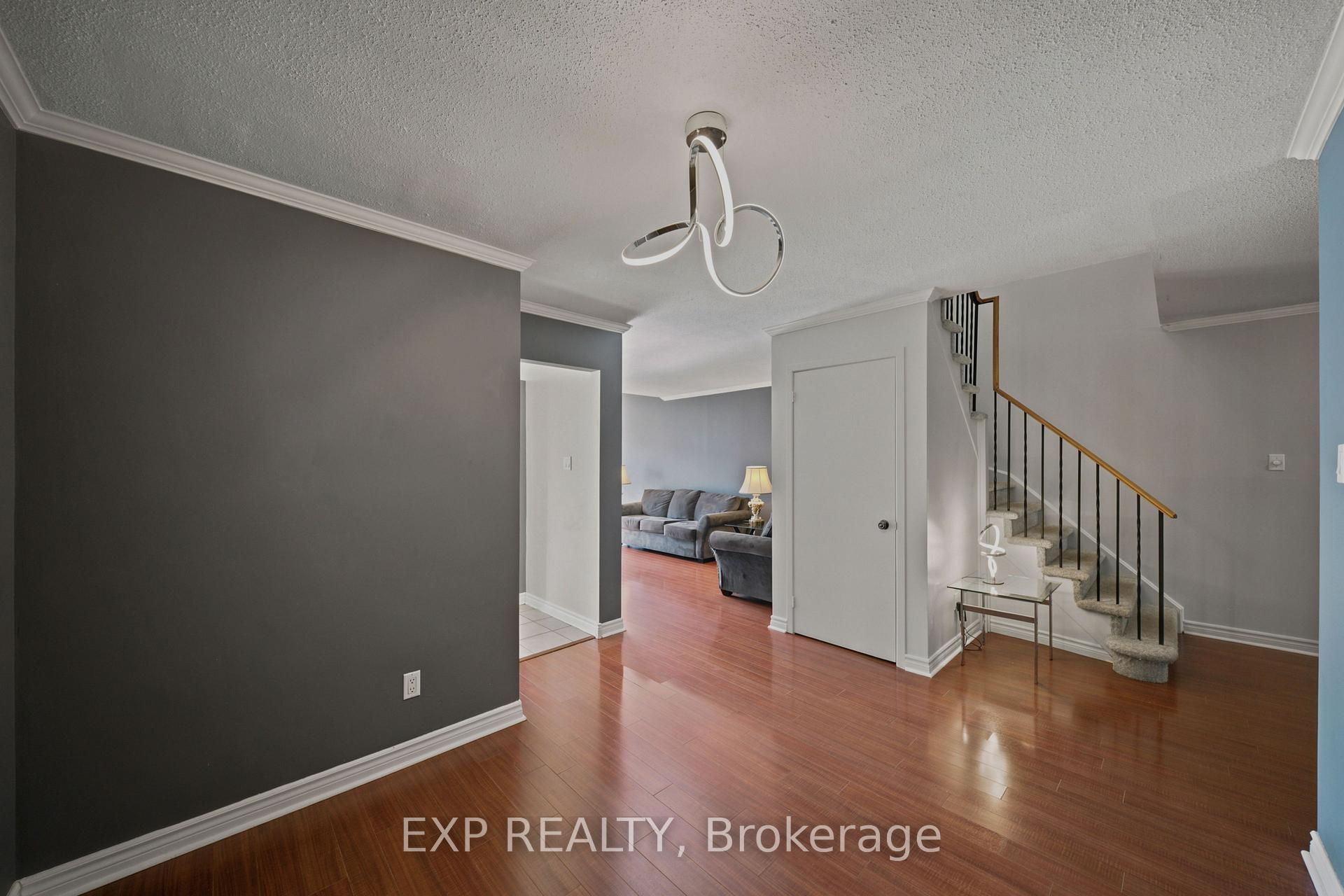 Photo 5 of 574 Latour Crescent, Ottawa, Fallingbrook/Gardenway South — HOMEH